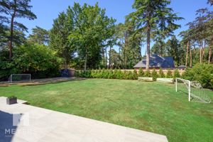 Photo 9- click for photo gallery